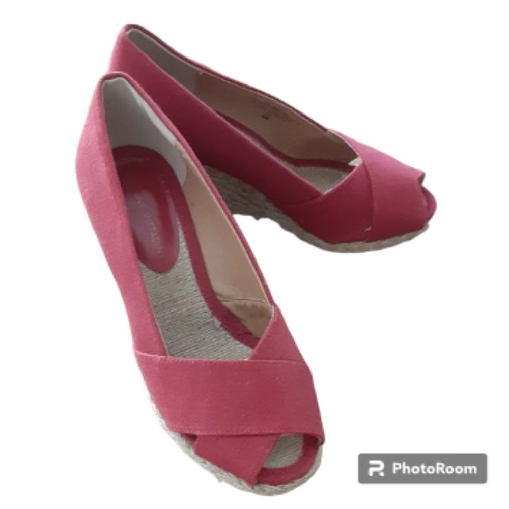 Red Adrienne Vittadini Bailee Espadrille Wedge Pump